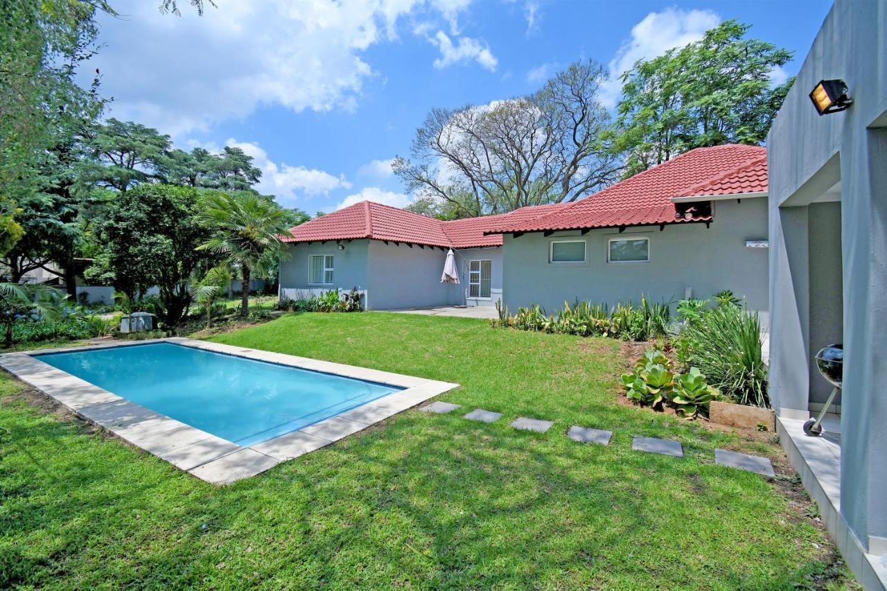 Zwelakho Furnished Apartments The Cube Johannesburg Kültér fotó