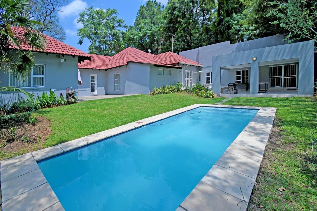 Zwelakho Furnished Apartments The Cube Johannesburg Kültér fotó