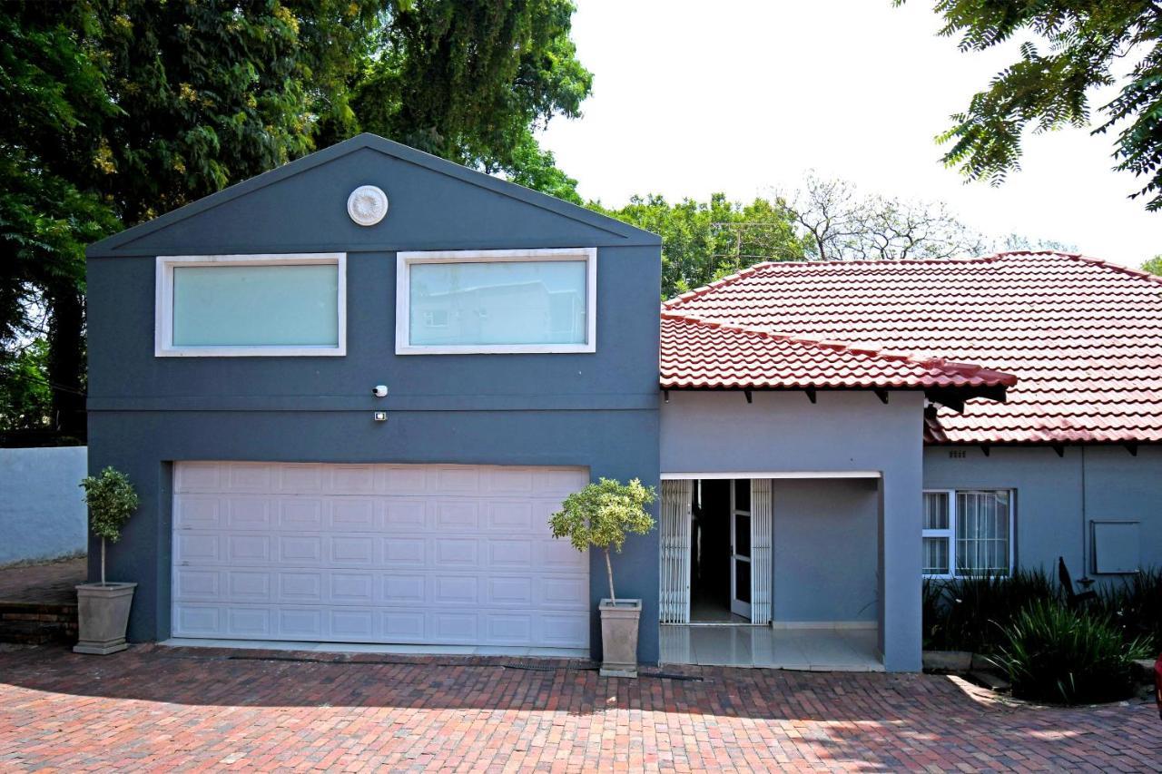 Zwelakho Furnished Apartments The Cube Johannesburg Kültér fotó